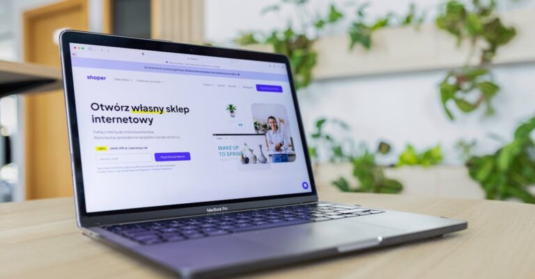 alt_text: Strona internetowa obsługująca wiele języków, umożliwiająca użytkownikom łatwą nawigację.